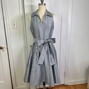 Silver sleeveless V-neck lady like A-Line dress with Collar